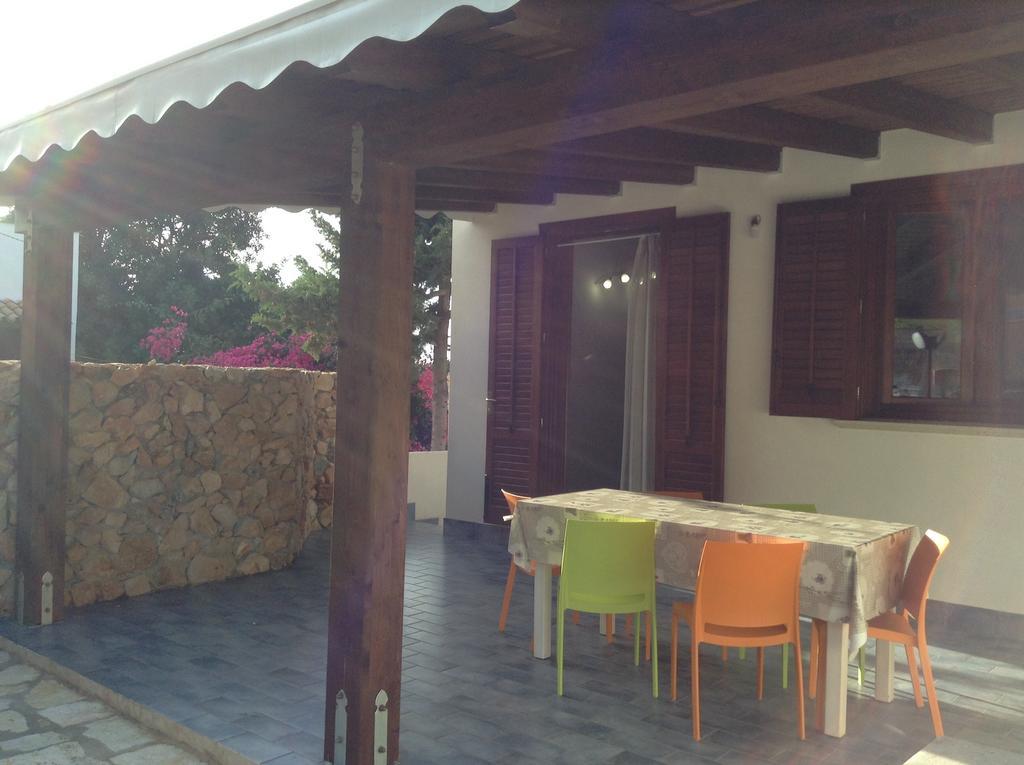 Case Cala Bucerno Castelluzzo Habitación foto